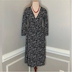 Banana Republic Black and White V-neck Wrap Around Dress Size Small Tall